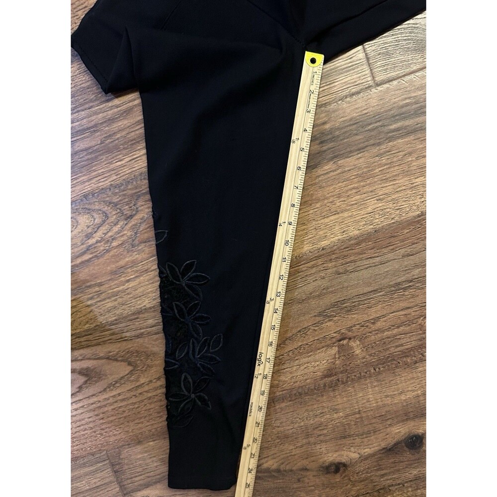 Lulu B Black Embroidered Ankle Pants Floral Lace Pull On M - Picture 8 of 9